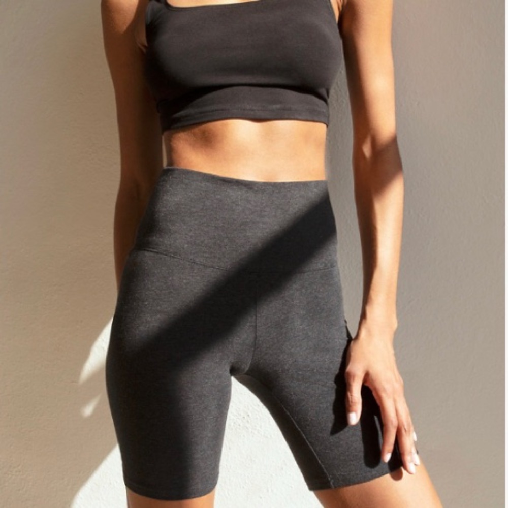 Aritzia TnaCHILL Atmosphere Hi-Rise 7” Bike Short